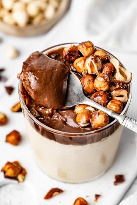 Vegan Creamy chocolate hazelnut overnight oats - Early Brawd