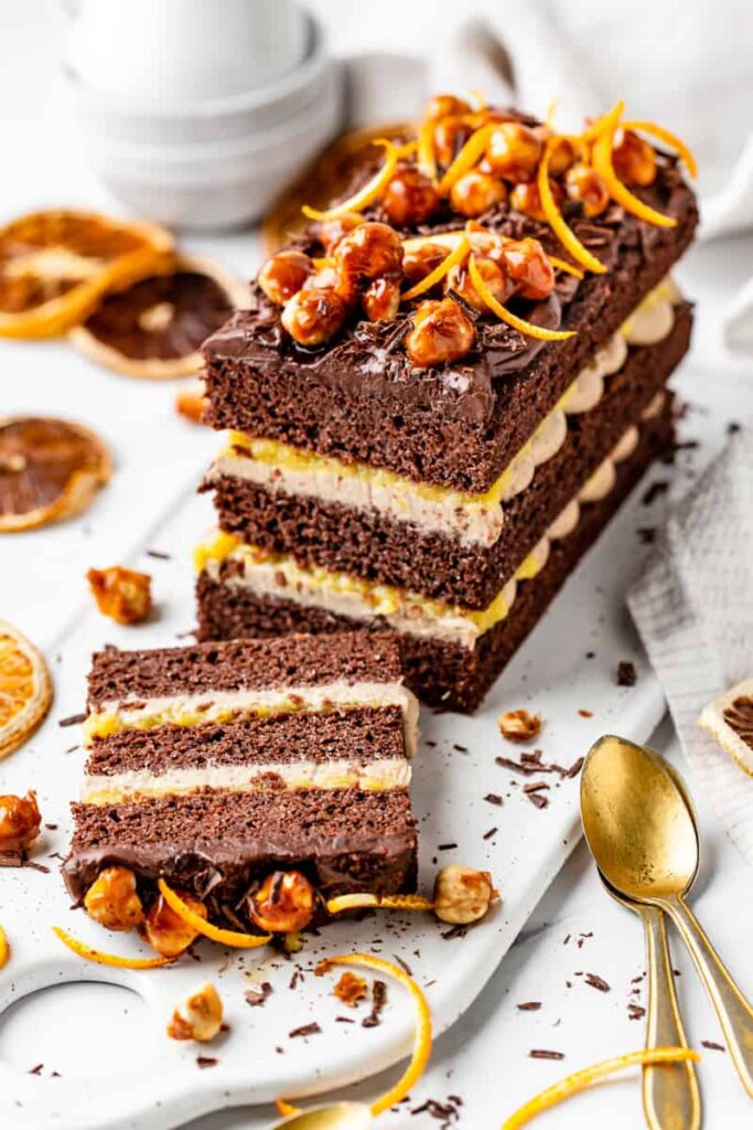 Macadamia and milk chocolate Yule log cake (Bûche de Noël) - The